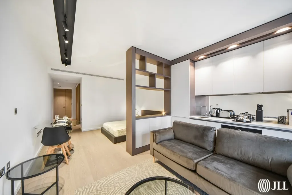 Flat Kildare Walk in Greater London