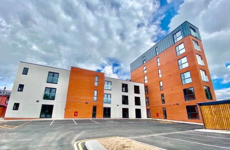 Room Knowsthorpe Crescent in Leeds