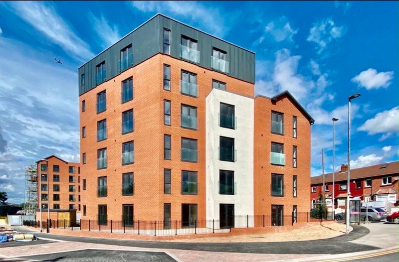 Room Knowsthorpe Crescent in Leeds