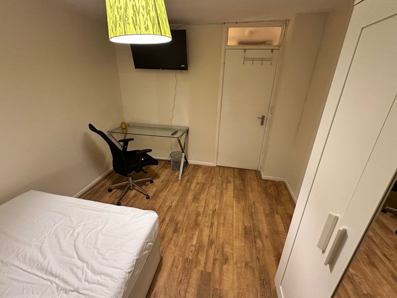 Room Bridgewater Street in Salford