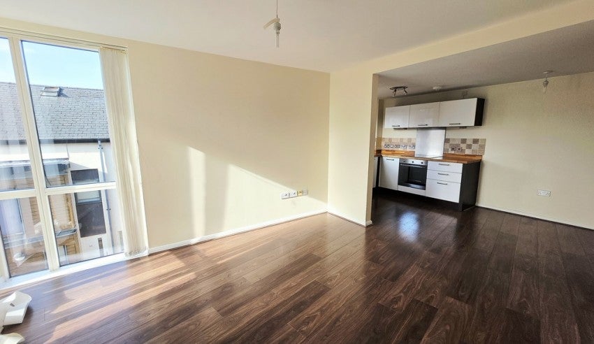 Flat Burgess Square in Brackley