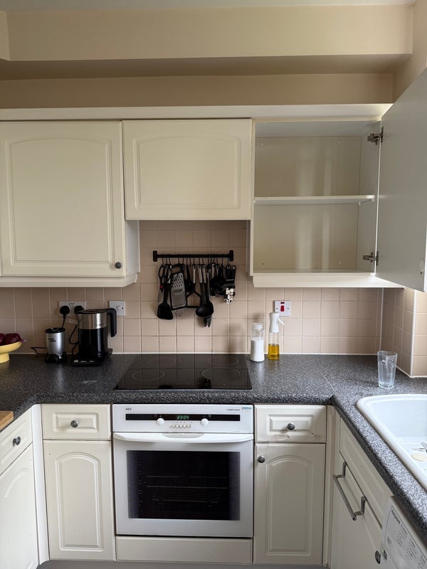 Room Middleton Road in Greater London