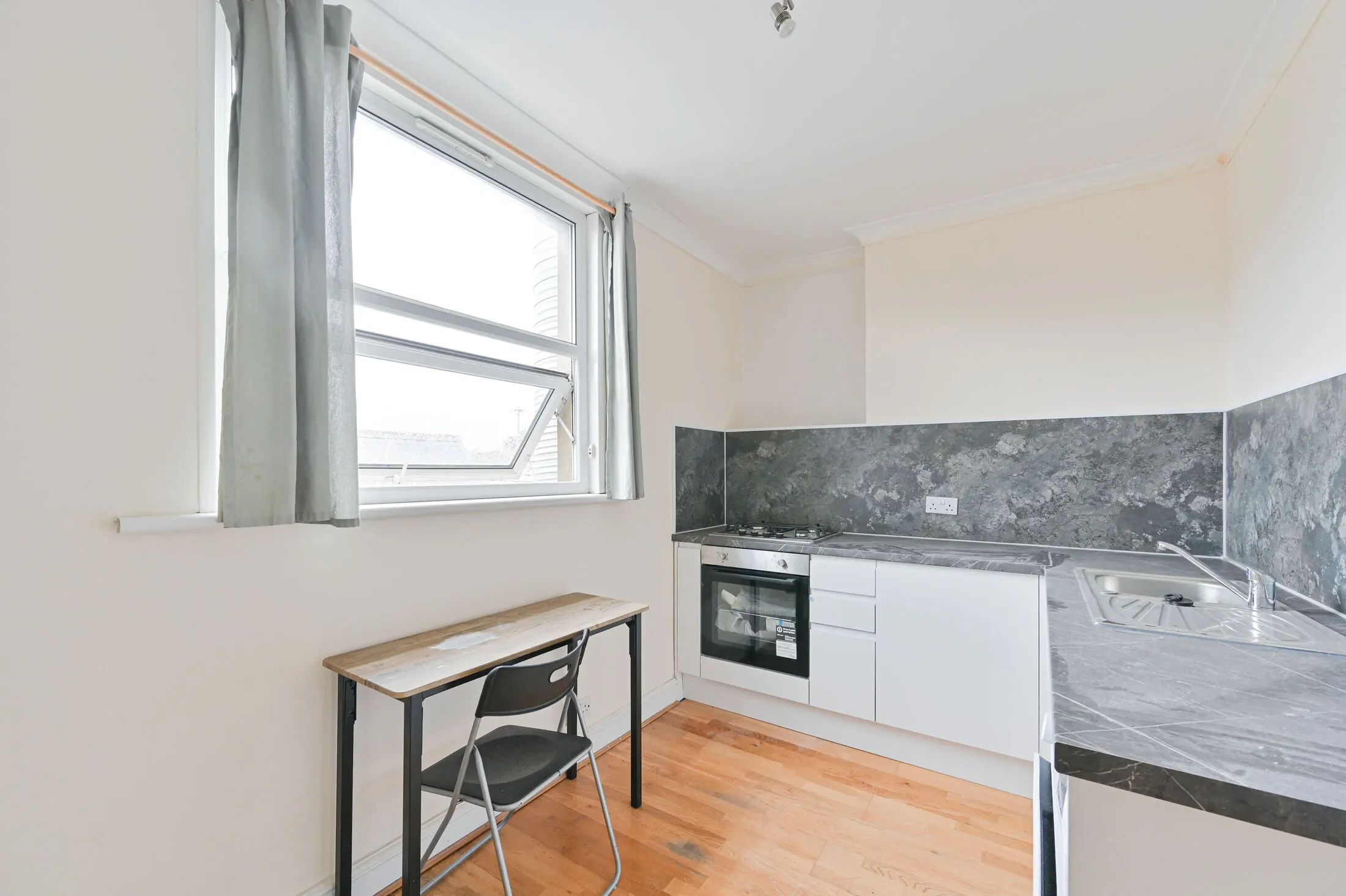 Flat Durnsford Road in Greater London