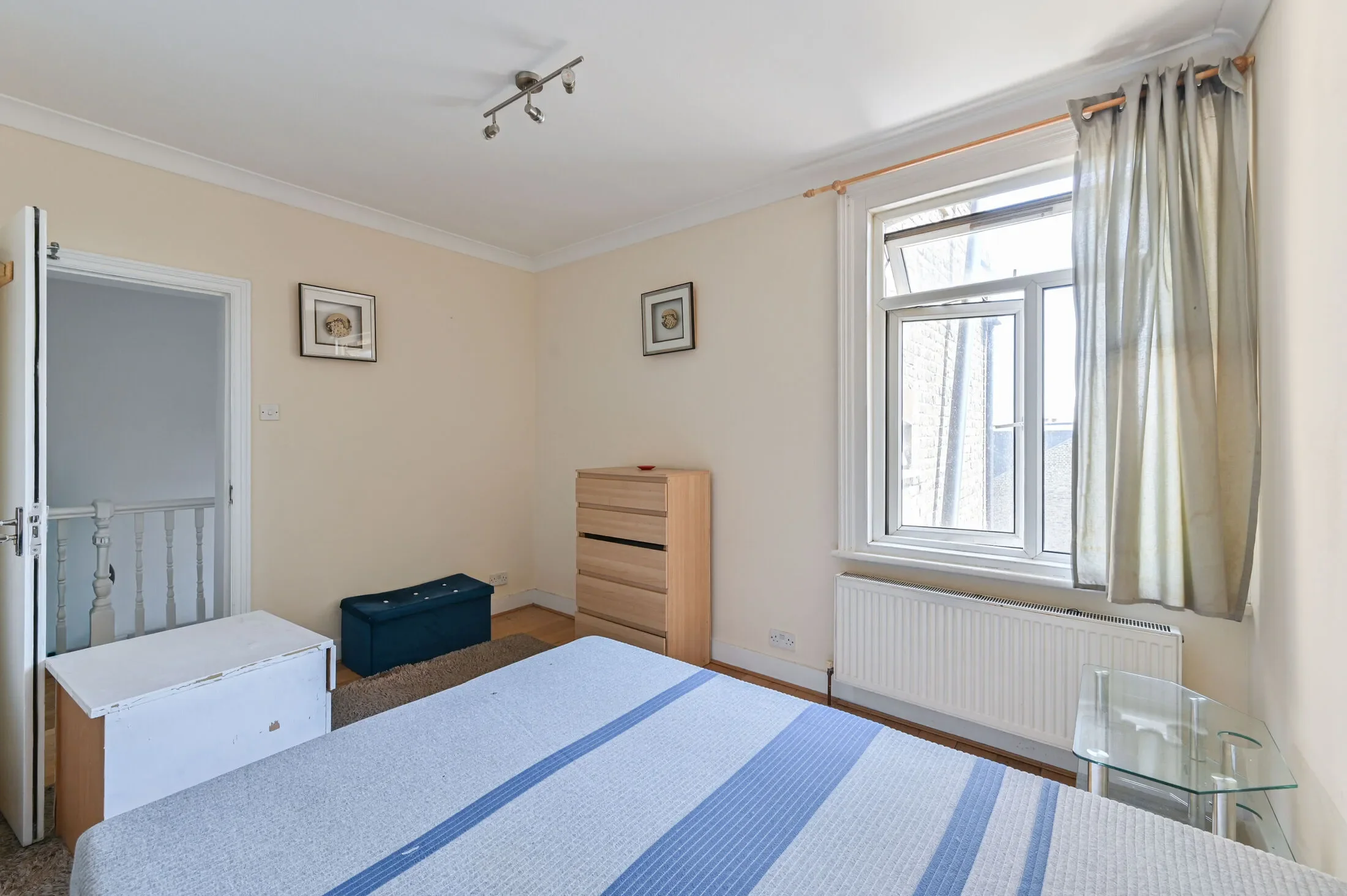 Flat Durnsford Road in Greater London