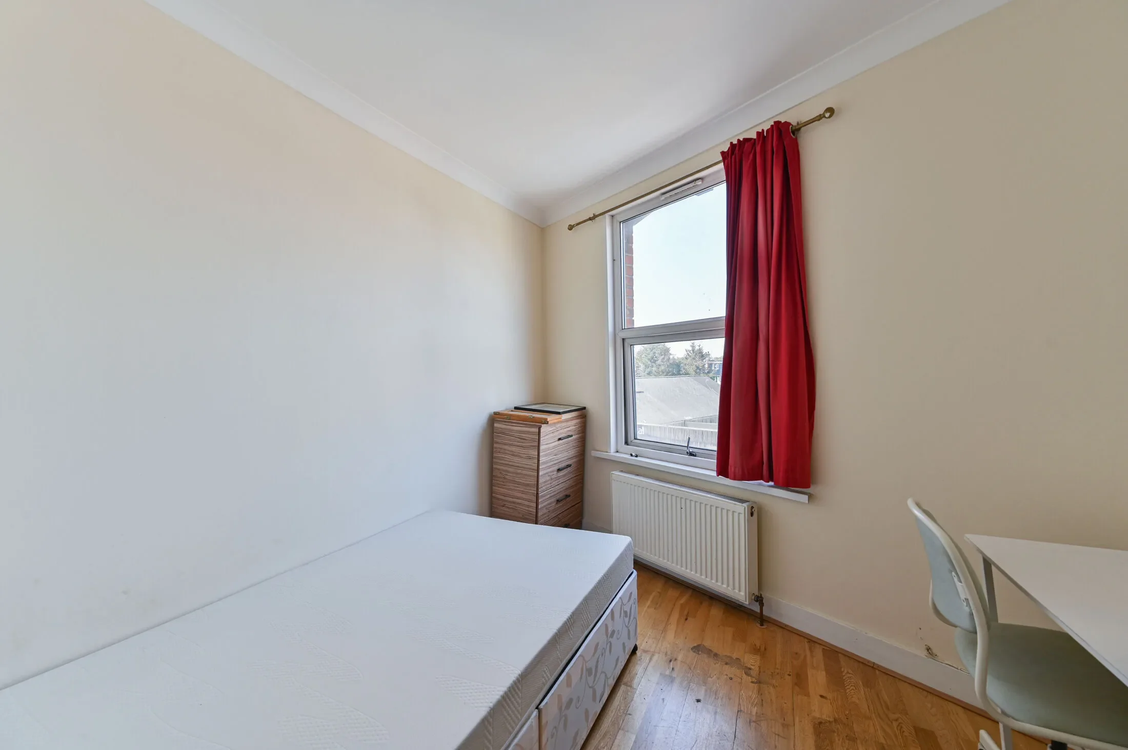 Flat Durnsford Road in Greater London