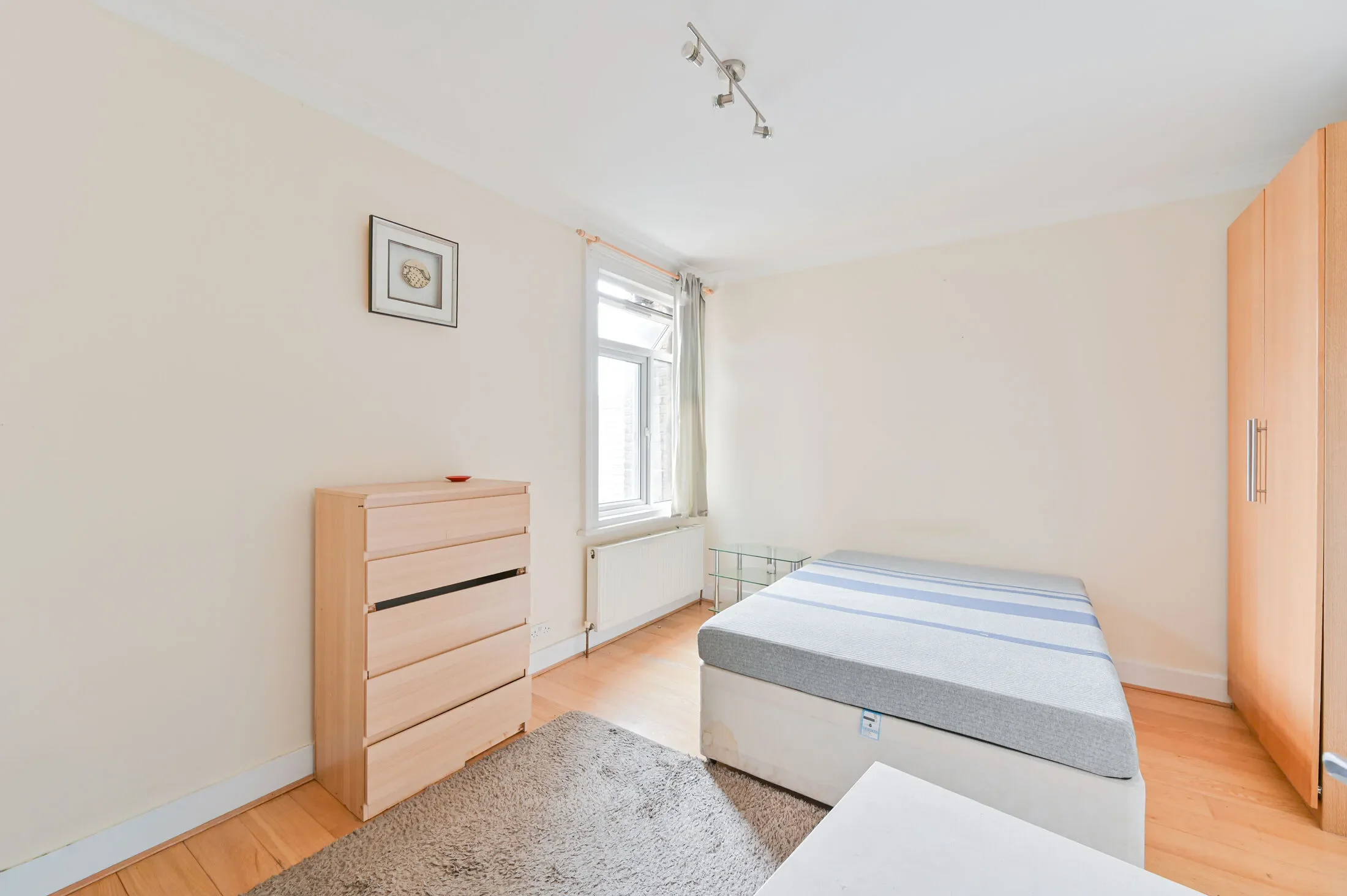 Flat Durnsford Road in Greater London