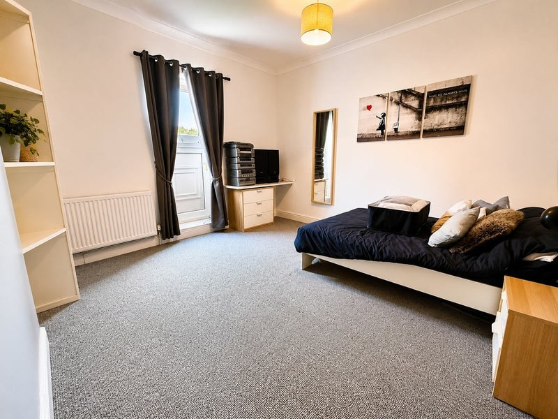 Room George Street in Wakefield