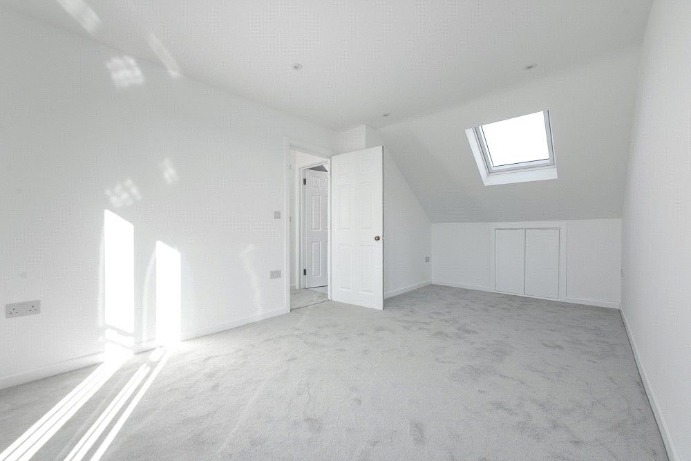 Flat Minet Avenue in Greater London
