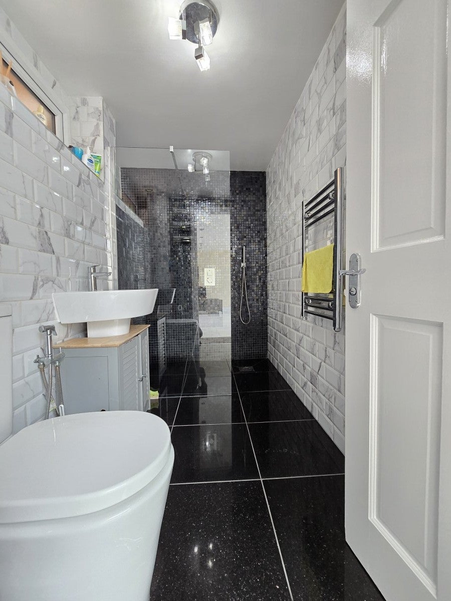 Room Devonshire Hill Lane in Greater London