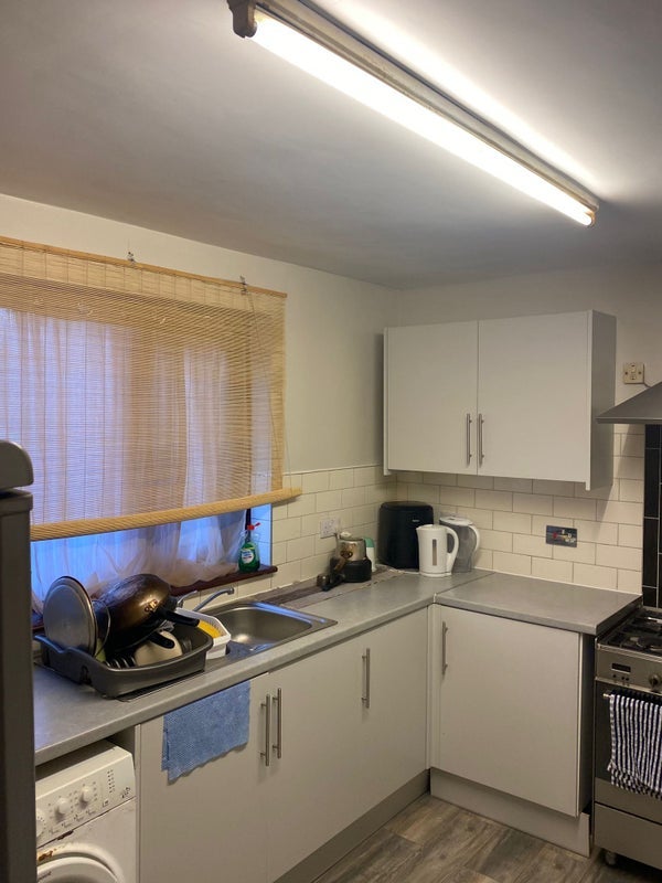 Room Paddock Close in Greater London