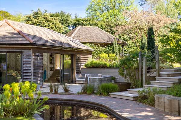 House Finings Road in Cadmore End