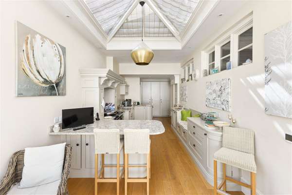 House Finings Road in Cadmore End