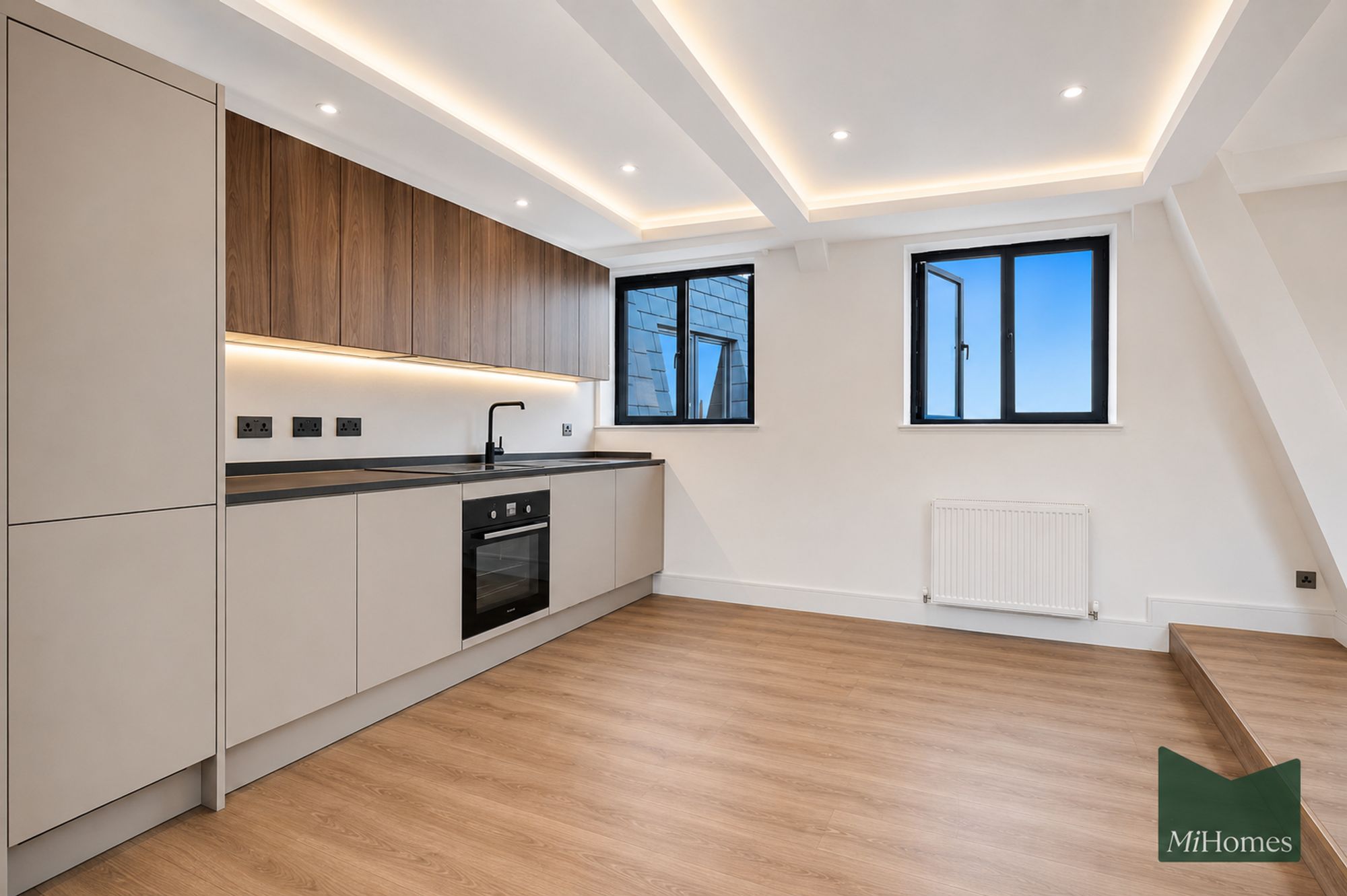 Flat Frances Road in Windsor