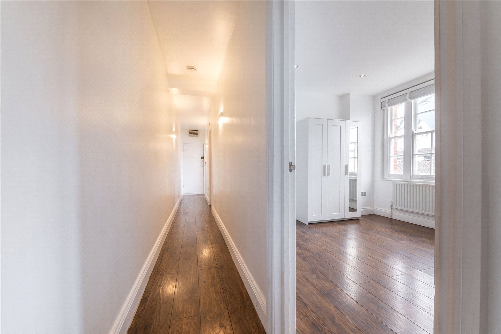 Flat Byron Street in Greater London