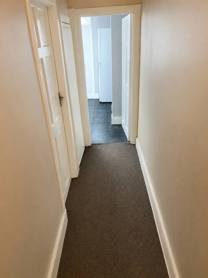 Flat Keppel Road in Greater London