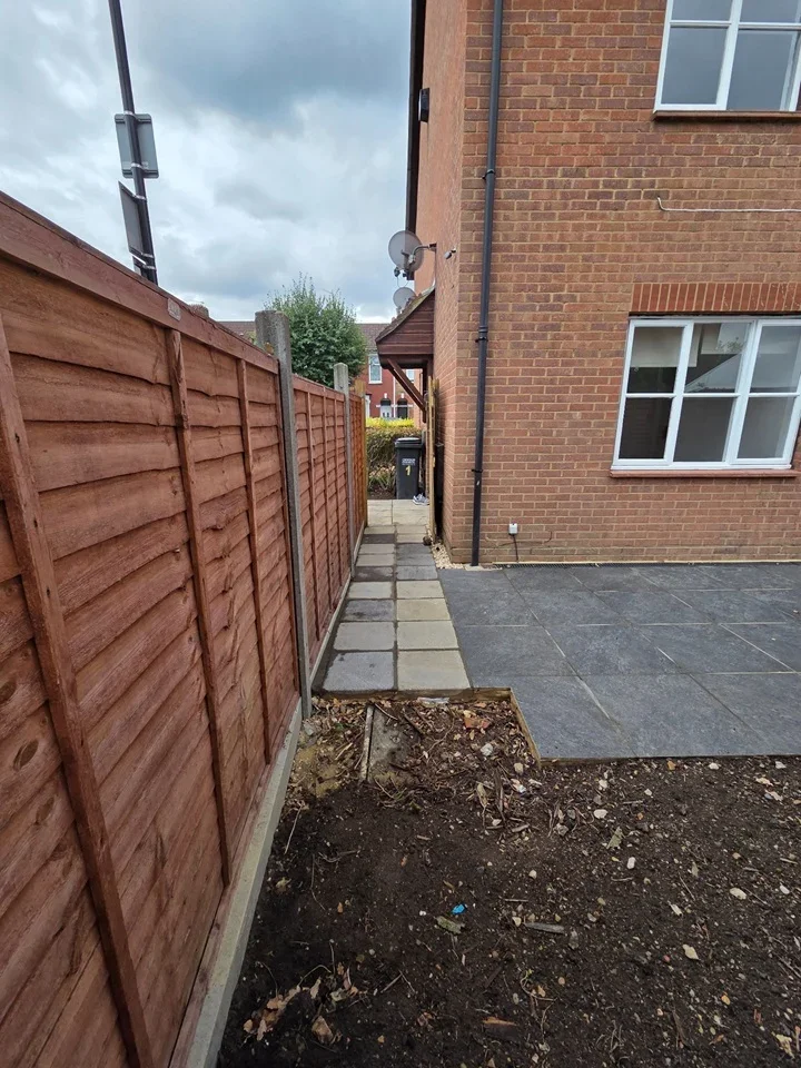Flat Furtherfield Close in Greater London