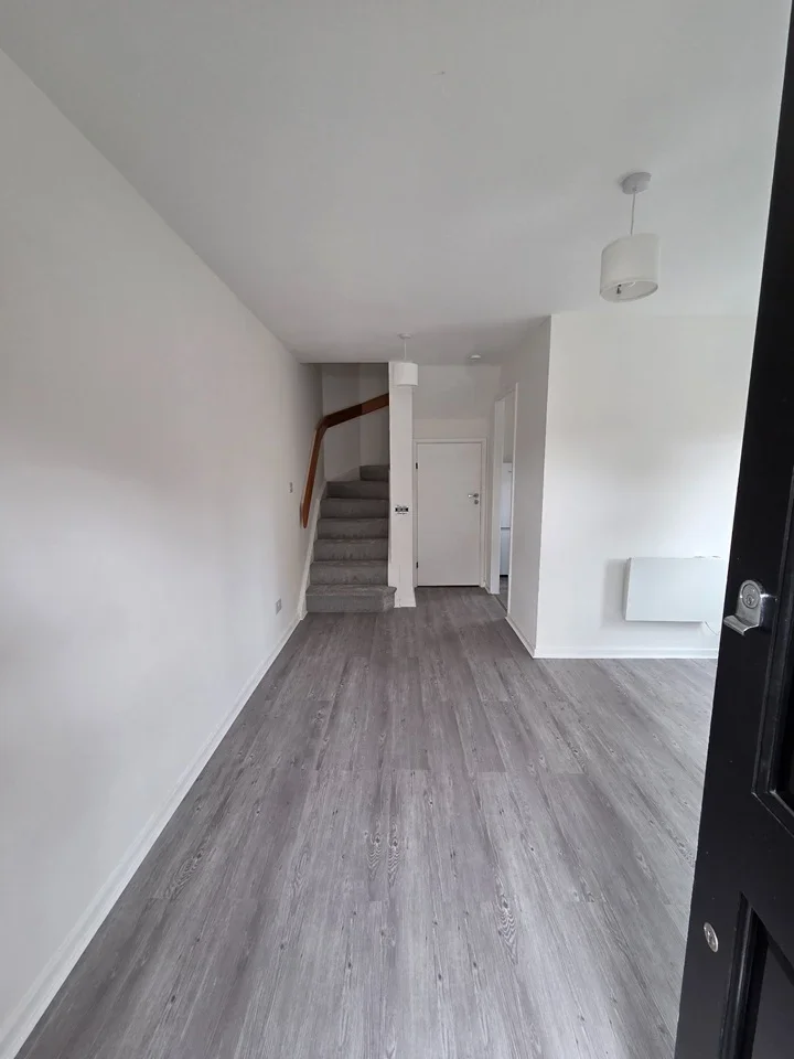 Flat Furtherfield Close in Greater London