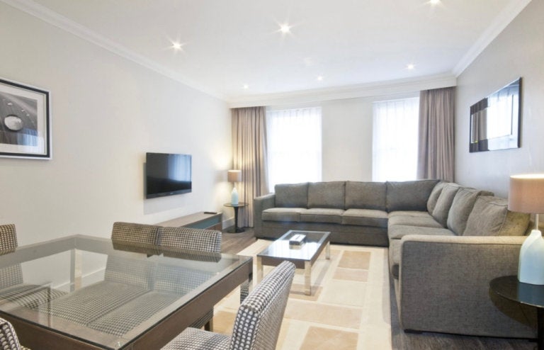 Flat Ashburn Gardens in Greater London