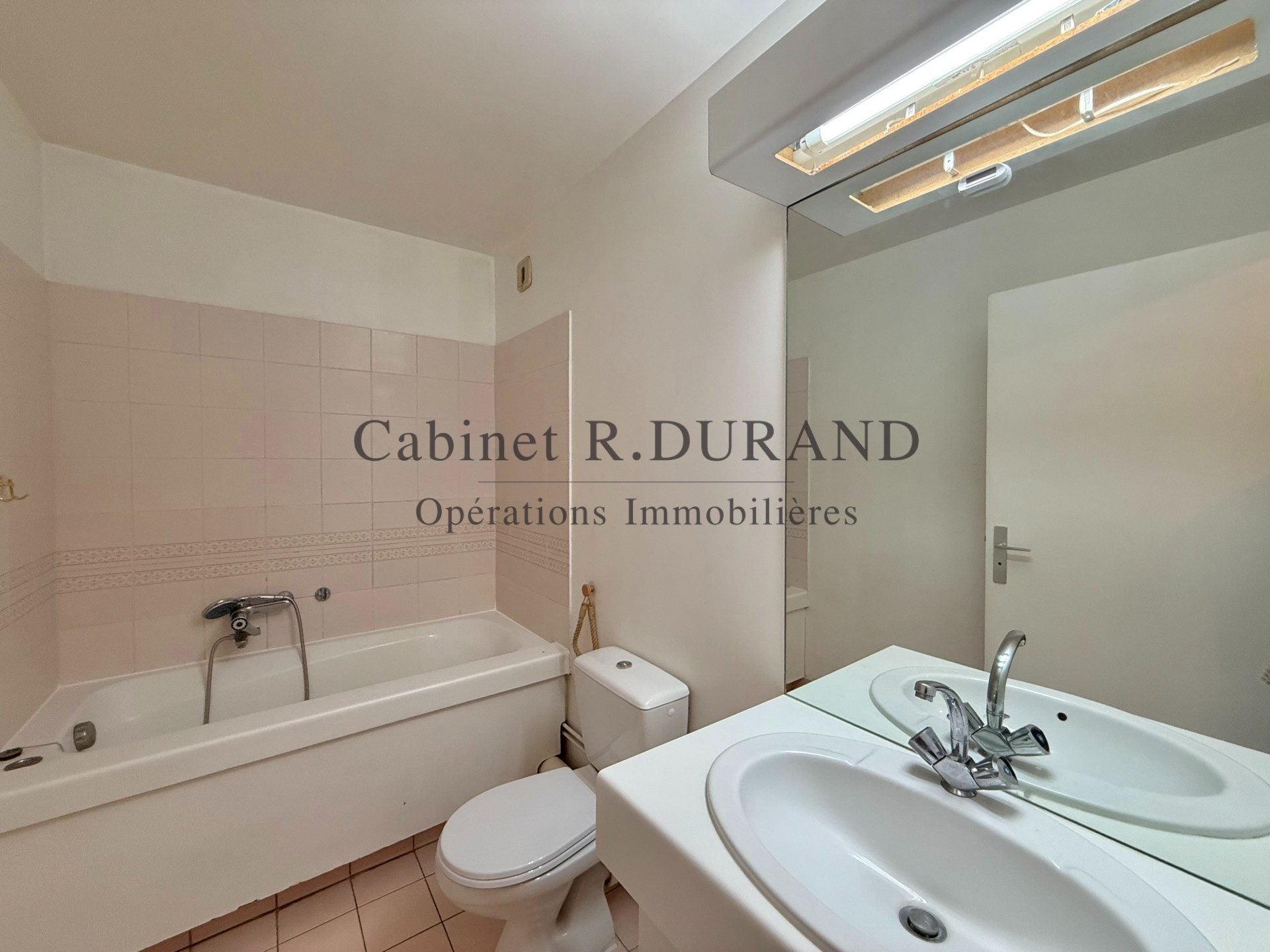 Flat Rue du Château in La Garenne-Colombes