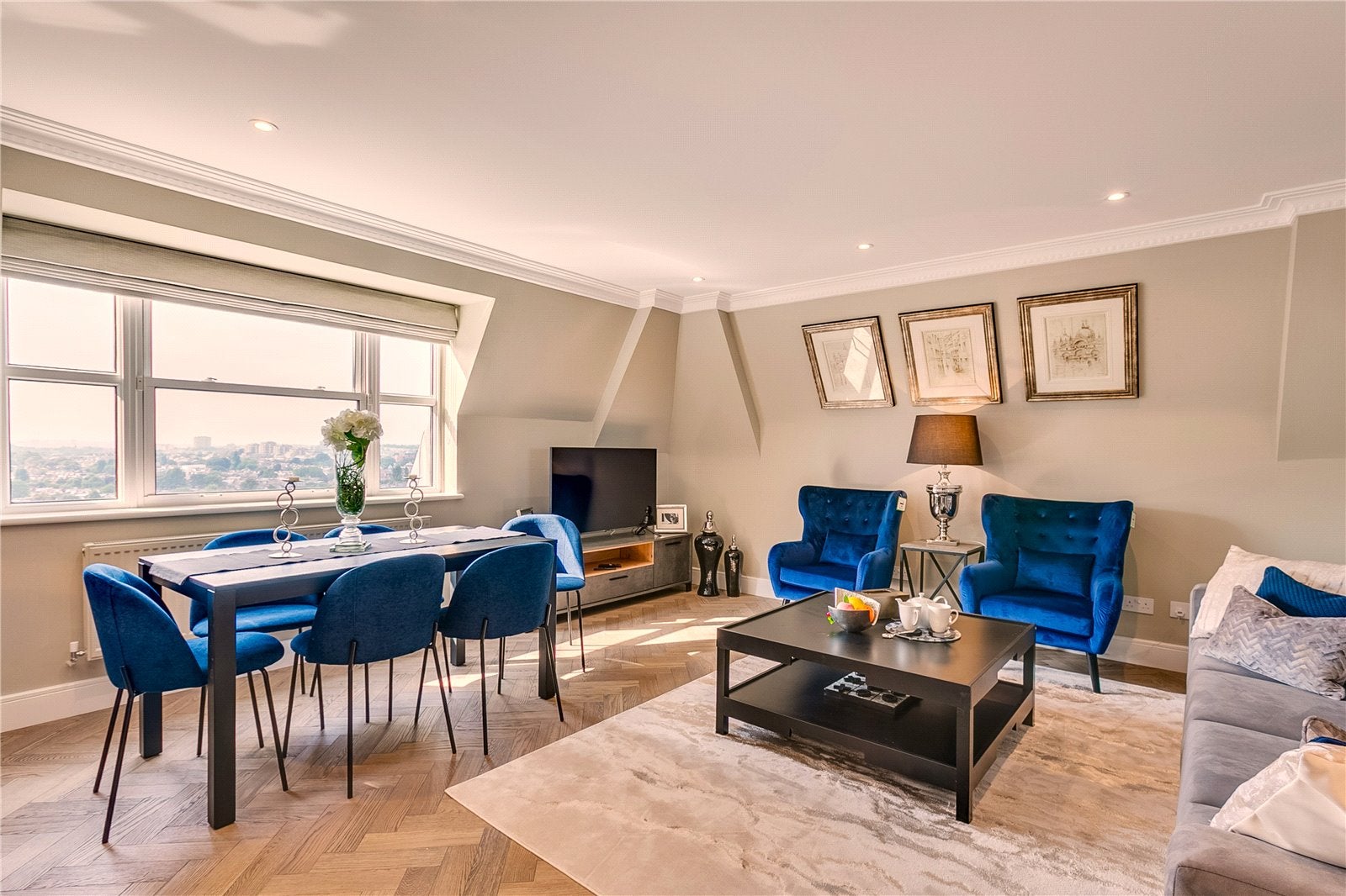 Flat Boydell Court in London