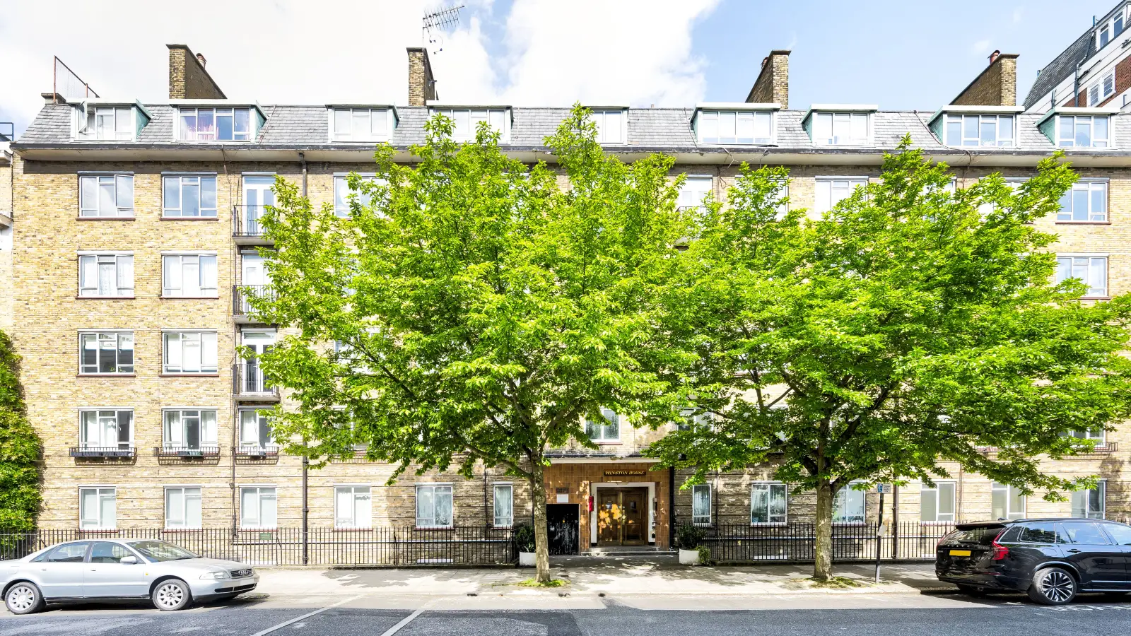Flat Nutt Street in Greater London