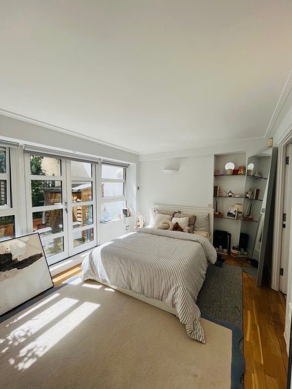 Room Brune Street in Greater London