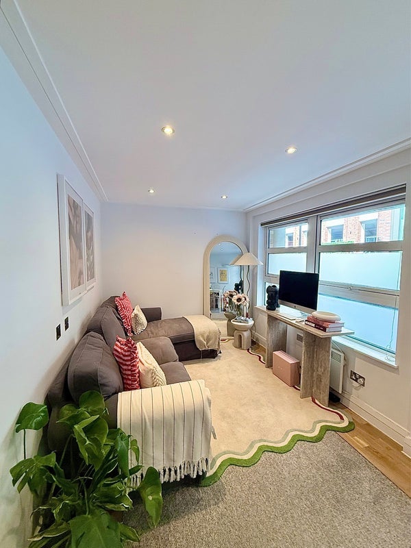 Room Brune Street in Greater London
