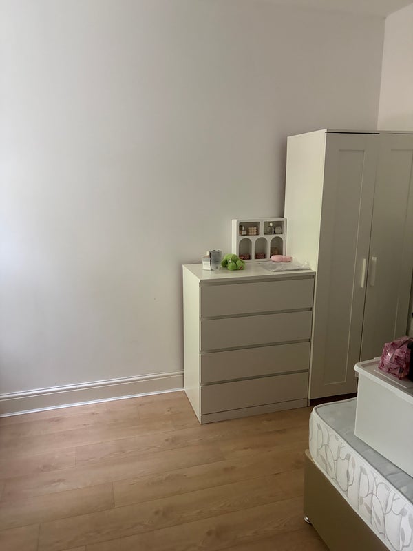 Room Clifton Road in Manchester