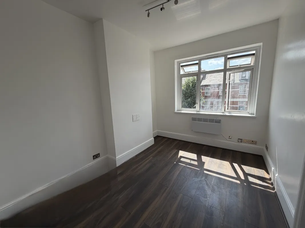 Flat Gratton Terrace in Greater London
