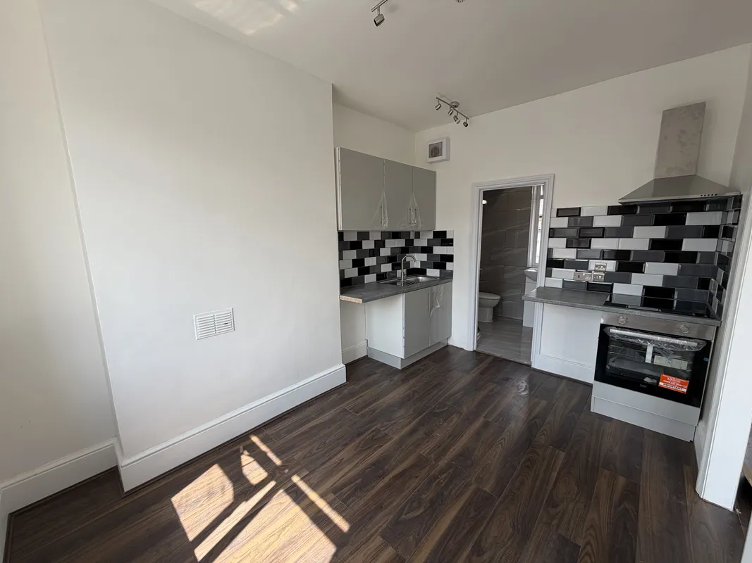 Flat Gratton Terrace in Greater London