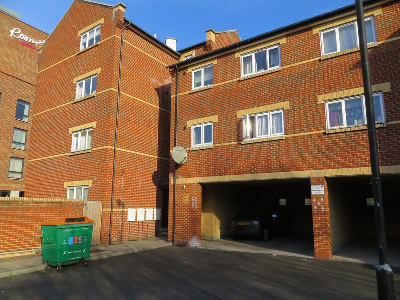 Flat West Ham Lane in Greater London