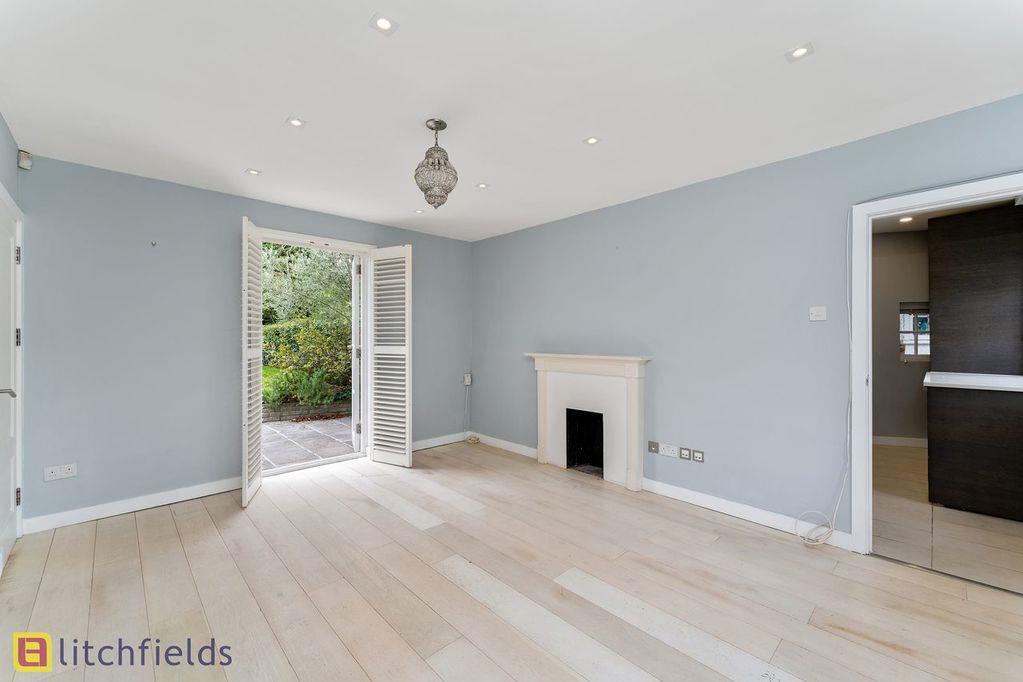 House Hampstead Way in Greater London