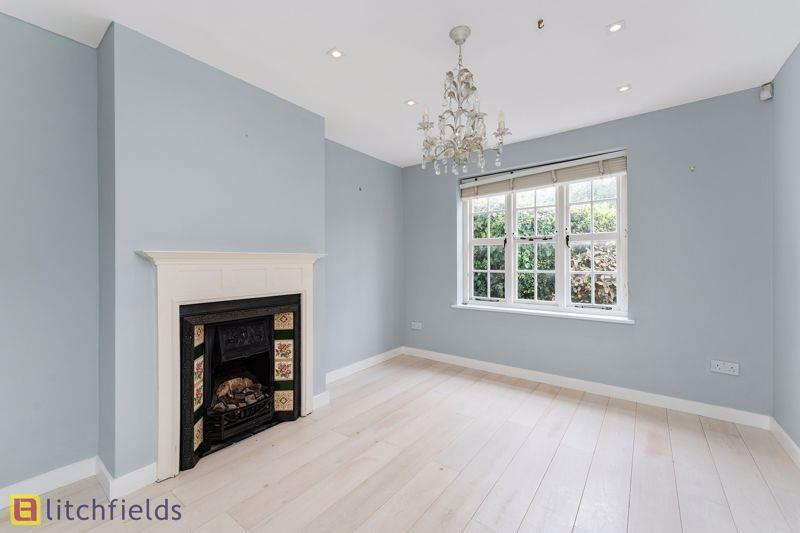 House Hampstead Way in Greater London