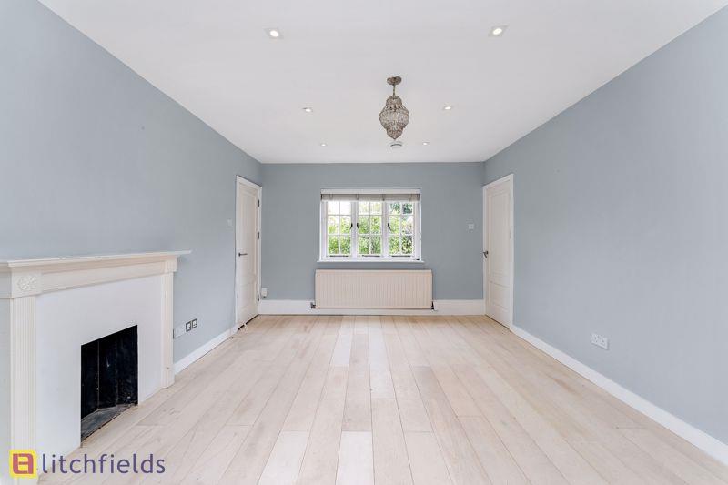 House Hampstead Way in Greater London