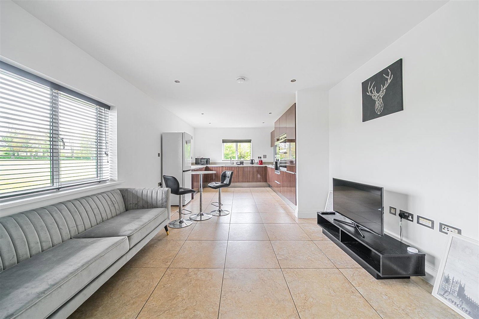Flat Royal Connaught Drive in Hertsmere