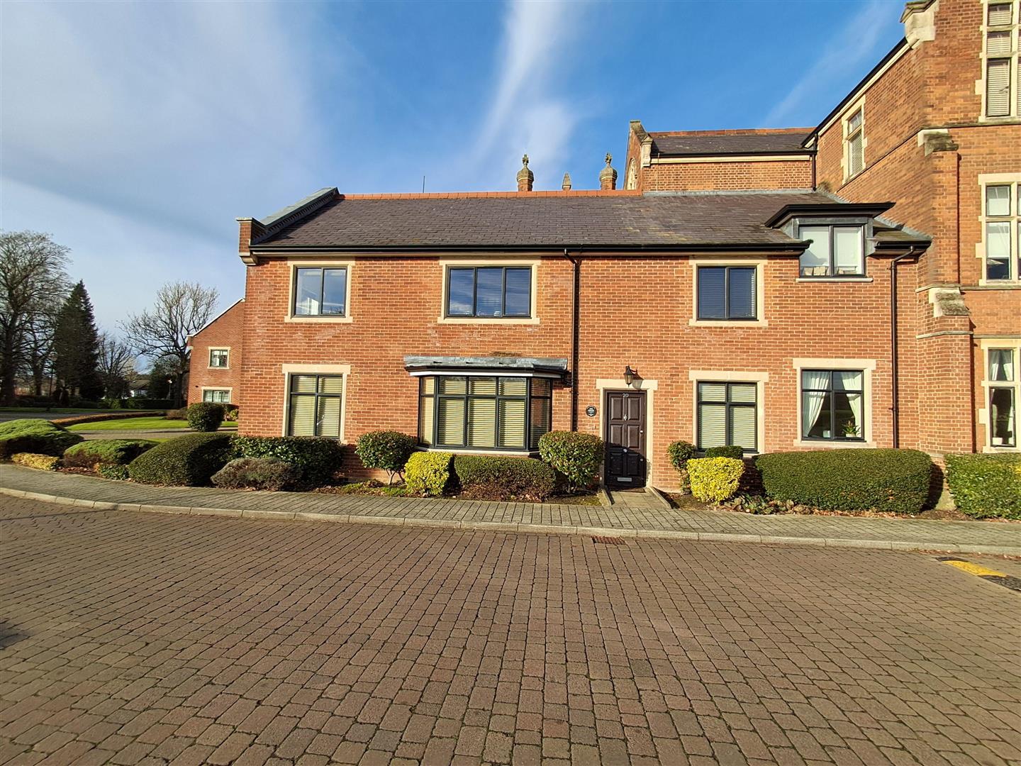 Flat Royal Connaught Drive in Hertsmere