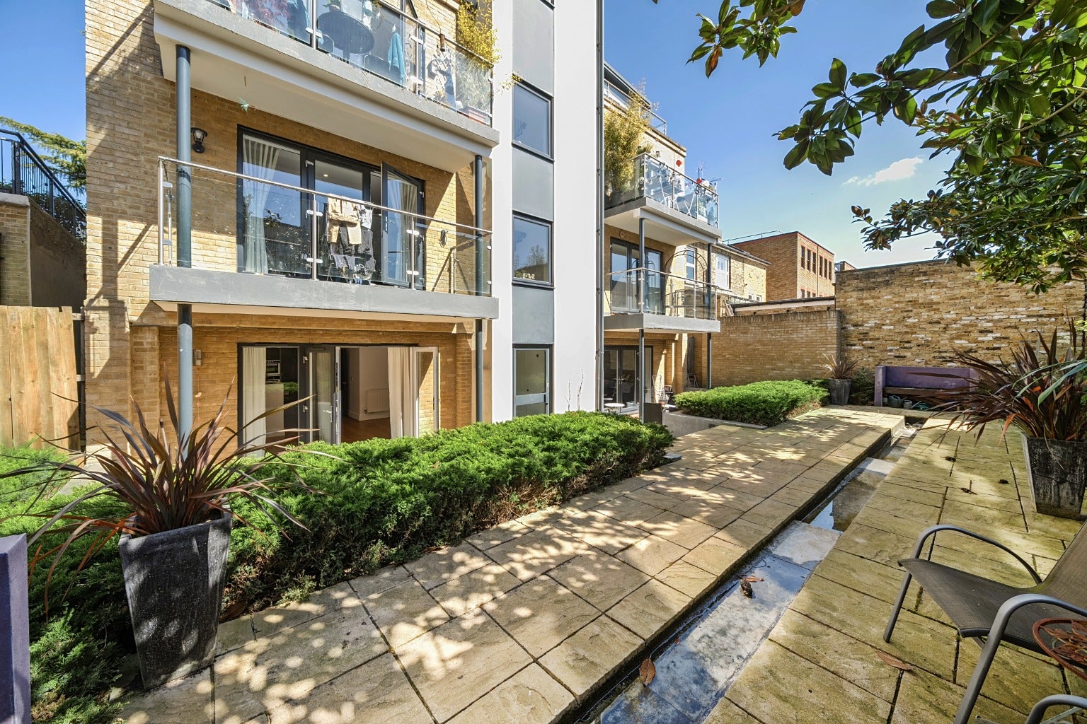 House Main Road in Greater London