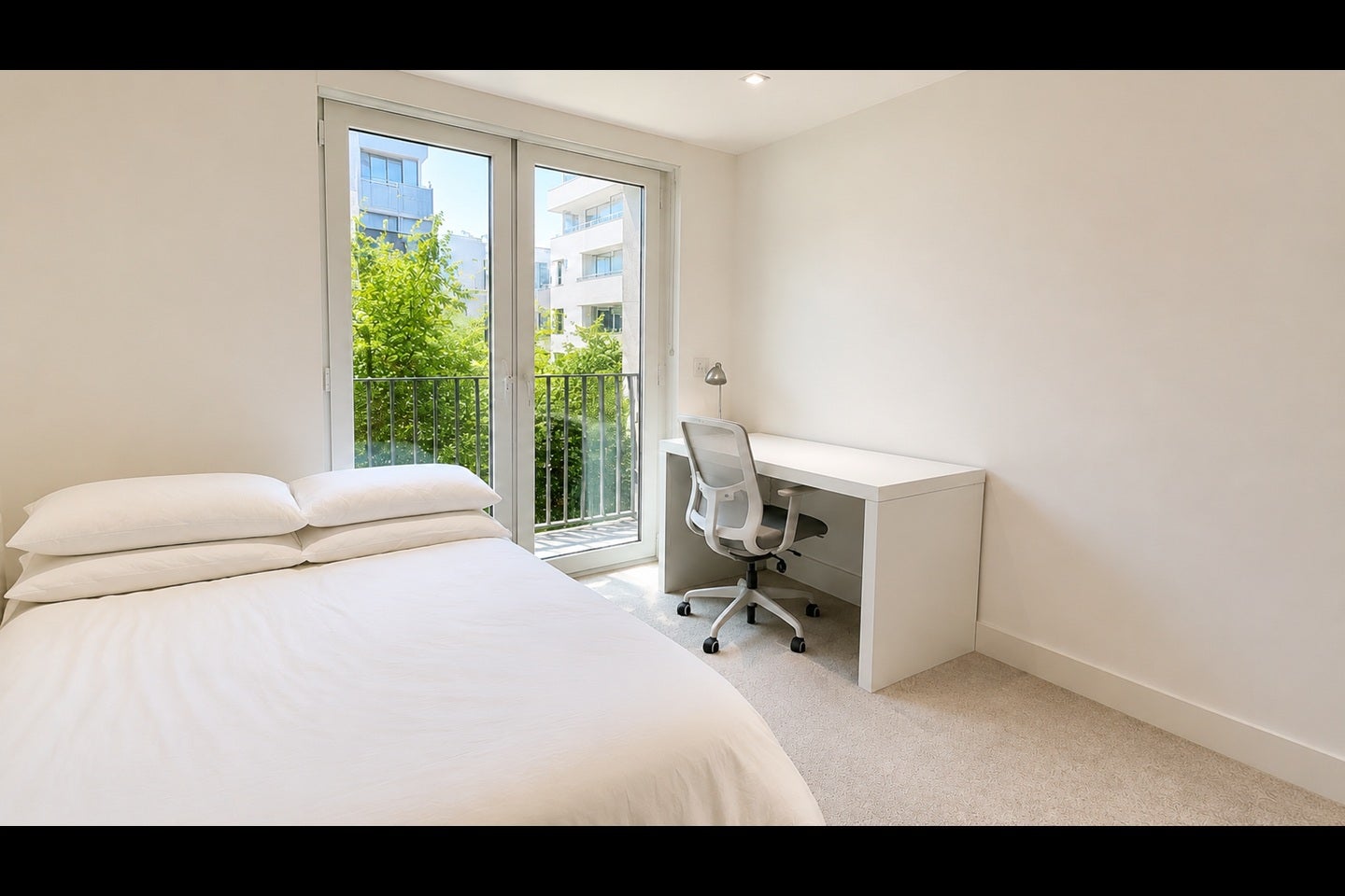 Flat Exchange Gardens in Greater London