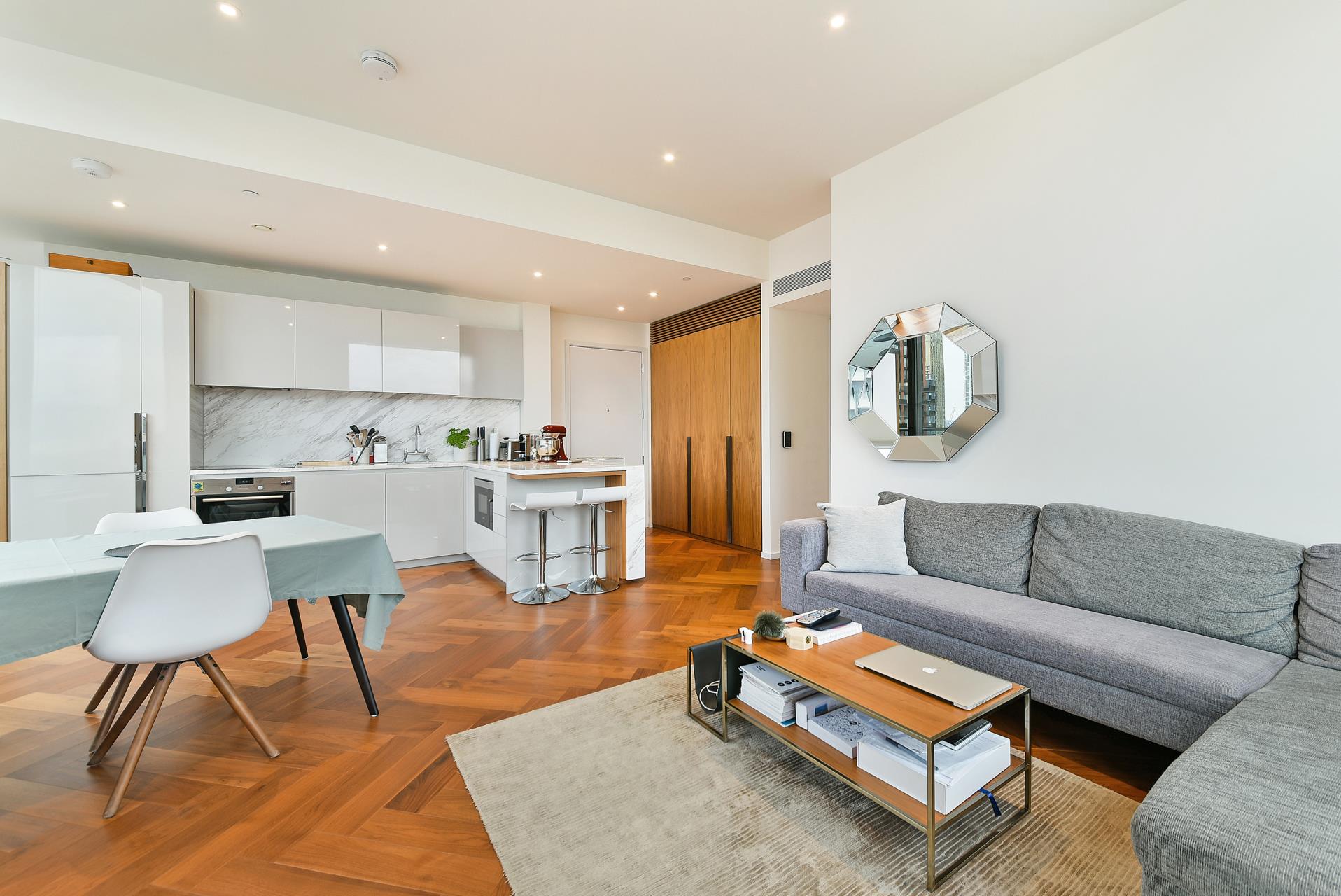 Flat New Union Square in Greater London