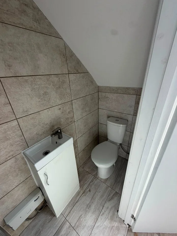 Flat Northwood Road in Greater London