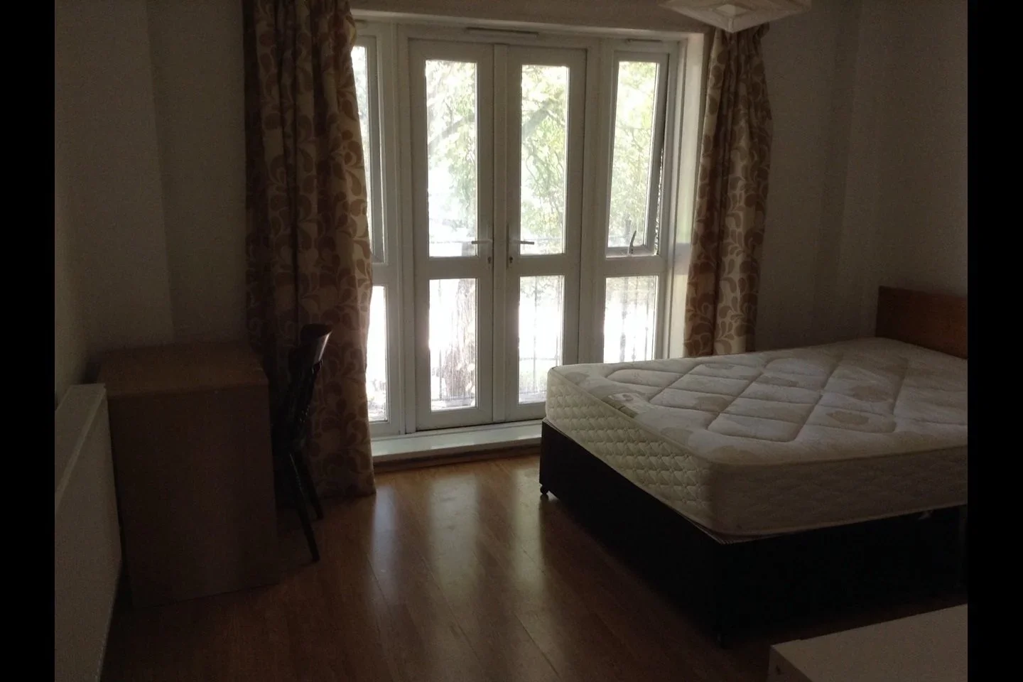 Room Basingdon Way in Greater London
