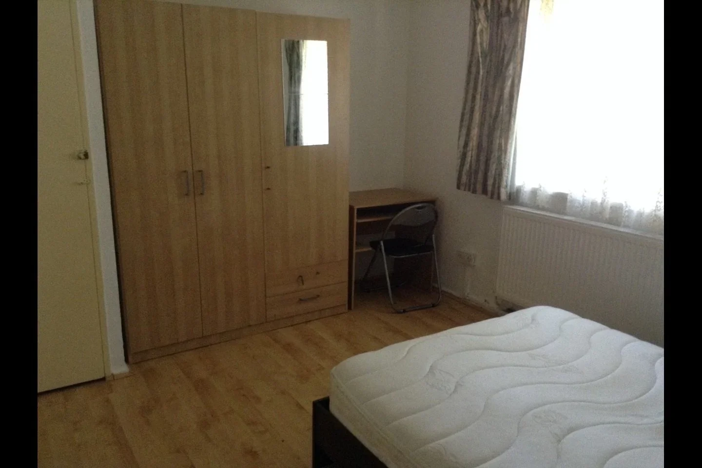 Room Basingdon Way in Greater London