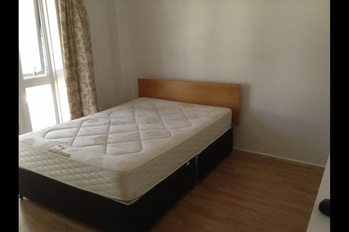 Room Basingdon Way in Greater London