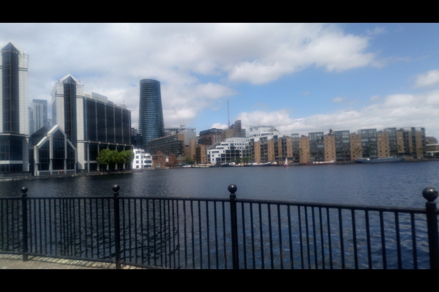 Flat Telegraph Place in Greater London