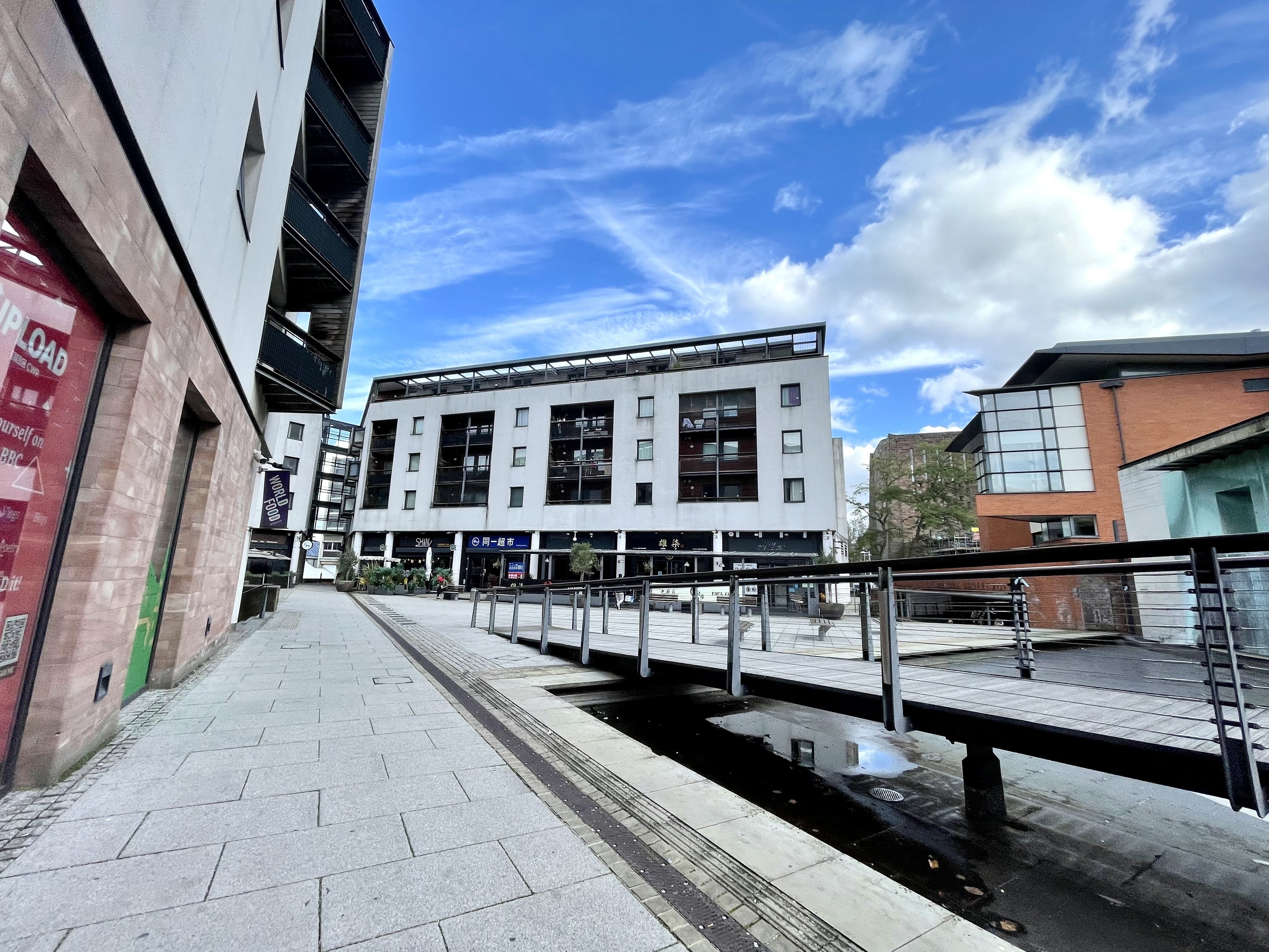 Flat Priory Place in Coventry