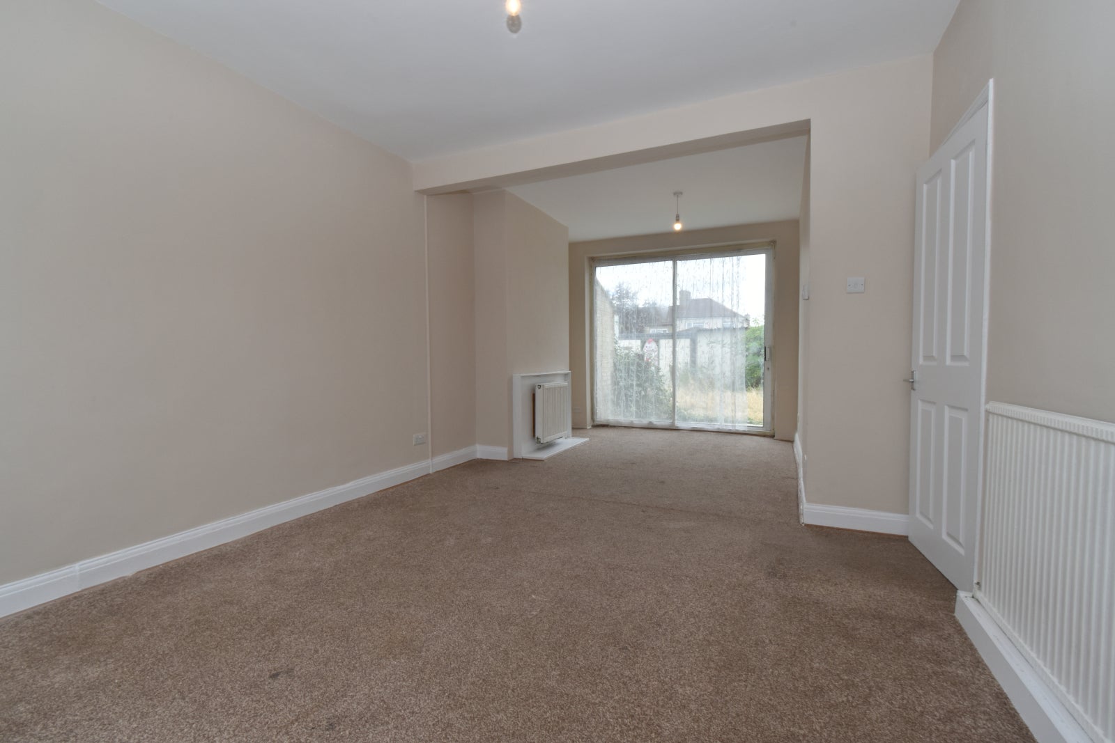 House Dale Avenue in Greater London