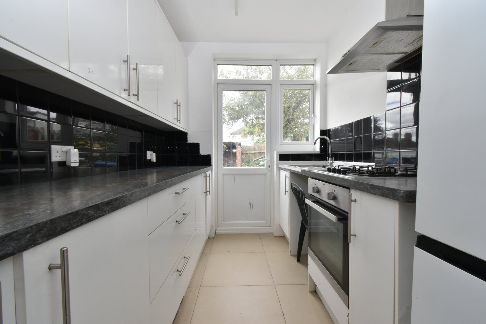 House Dale Avenue in Greater London