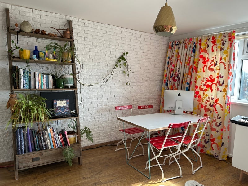 Room Butterfield Road in Bristol
