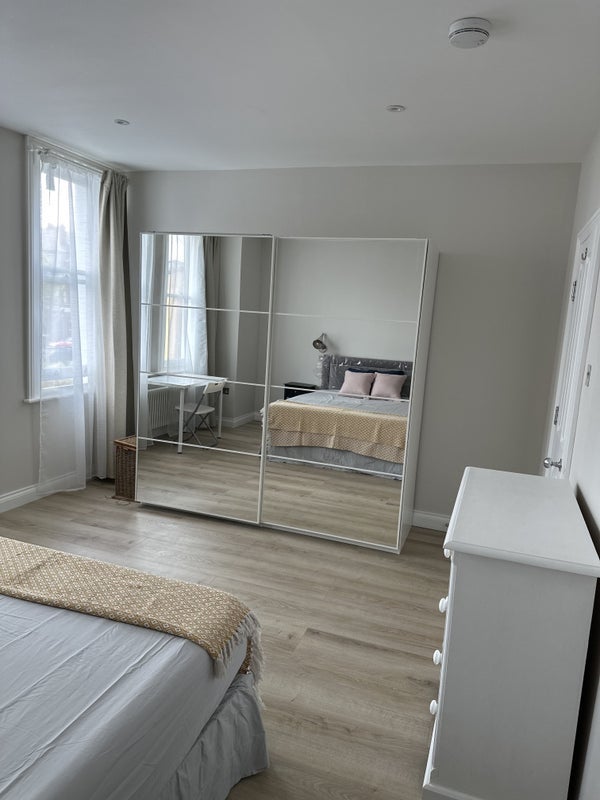 House De Morgan Road in Greater London