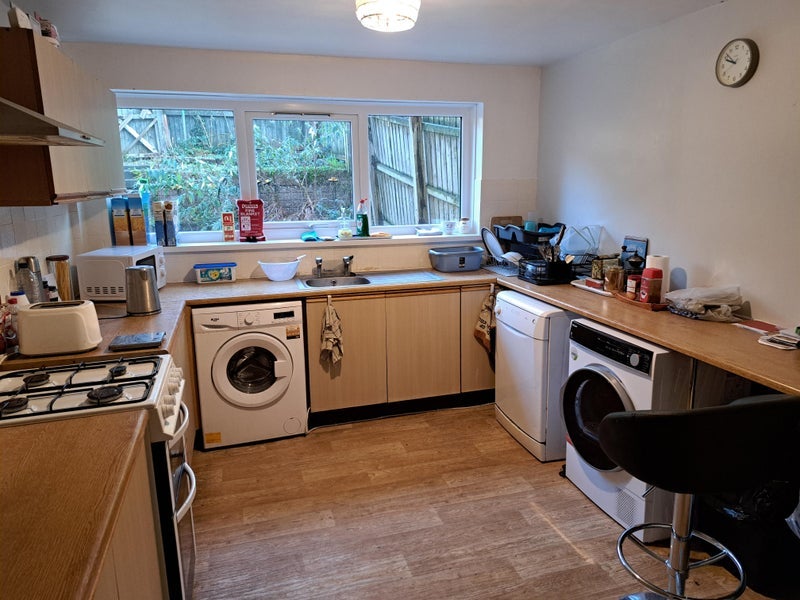 House Tennyson Close in Pontypridd